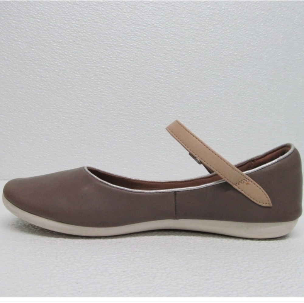 Clarks Artisan Sage Leather Mary Jane Shoes Style Feature Film Flats Size 7.5